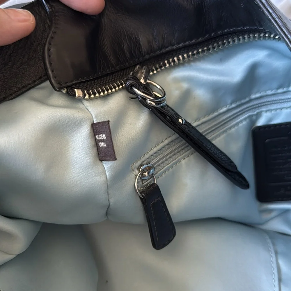 COACH Elegant Black Leather Tote Bag - Picture 15 of 17